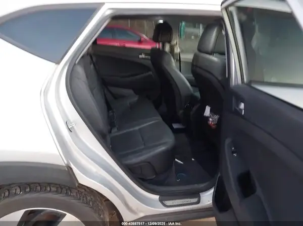 KM8J33A23GU138885 2016 HYUNDAI TUCSON - Image 8