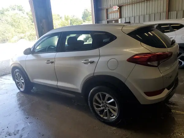 KM8J33A23GU203962 2016 HYUNDAI TUCSON - Image 2