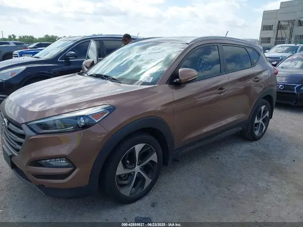 KM8J33A23GU239683 2016 HYUNDAI TUCSON - Image 2