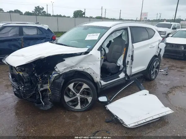 KM8J33A23GU263319 2016 HYUNDAI TUCSON - Image 2