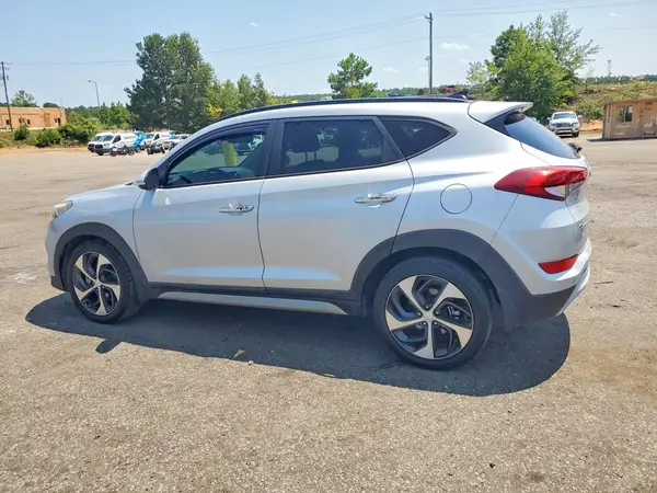 KM8J33A23HU276668 2017 HYUNDAI TUCSON - Image 2
