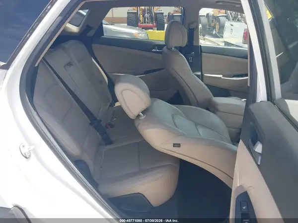 KM8J33A23HU283314 2017 HYUNDAI TUCSON - Image 8