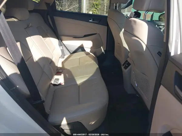 KM8J33A23HU289680 2017 HYUNDAI TUCSON - Image 8