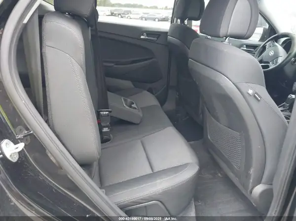 KM8J33A23HU289842 2017 HYUNDAI TUCSON - Image 8
