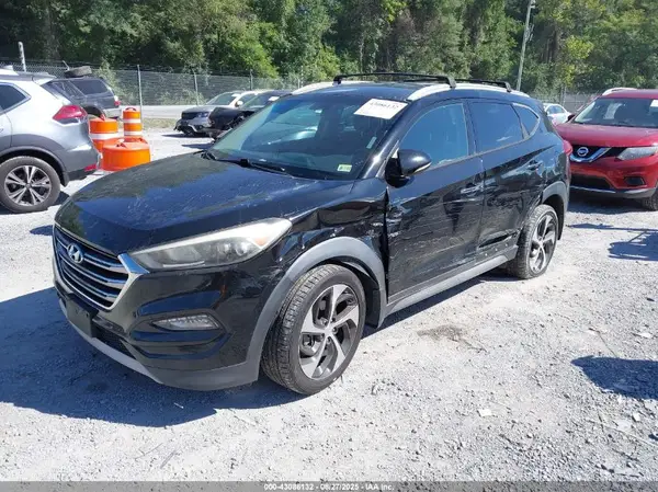KM8J33A23HU290683 2017 HYUNDAI TUCSON - Image 2