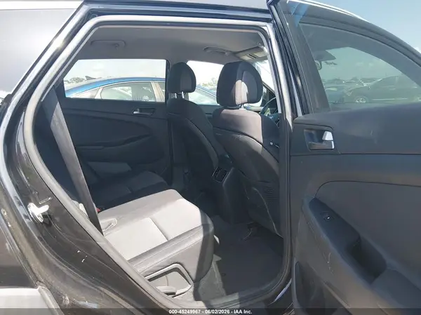 KM8J33A23HU293650 2017 HYUNDAI TUCSON - Image 8