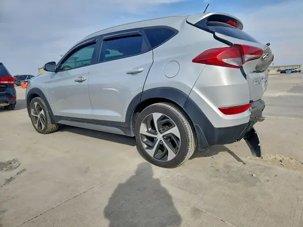 KM8J33A23HU301469 2017 HYUNDAI TUCSON - Image 2
