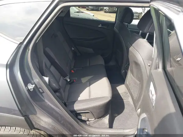 KM8J33A23HU331670 2017 HYUNDAI TUCSON - Image 8