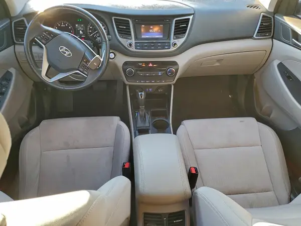KM8J33A23HU339476 2017 HYUNDAI TUCSON - Image 8