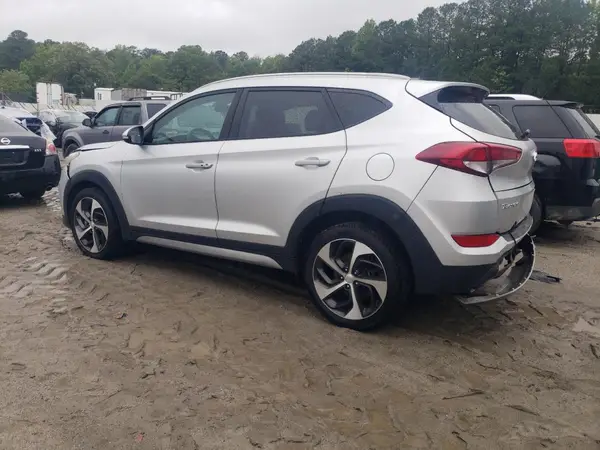 KM8J33A23HU355807 2017 HYUNDAI TUCSON - Image 2