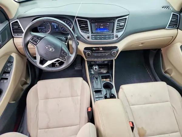 KM8J33A23HU357606 2017 HYUNDAI TUCSON - Image 8