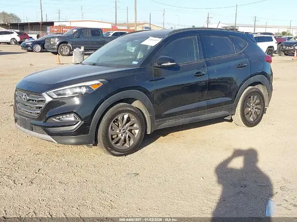 KM8J33A23HU361350 2017 HYUNDAI TUCSON - Image 2