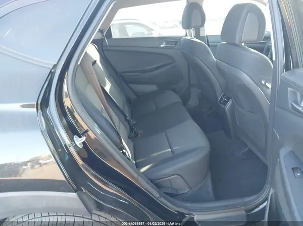 KM8J33A23HU361350 2017 HYUNDAI TUCSON - Image 8