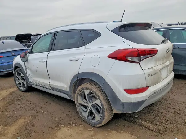 KM8J33A23HU365737 2017 HYUNDAI TUCSON - Image 2