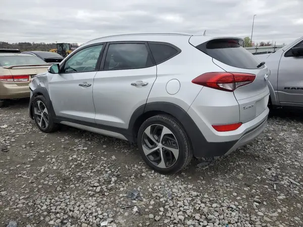 KM8J33A23HU373594 2017 HYUNDAI TUCSON - Image 2