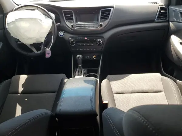 KM8J33A23HU376950 2017 HYUNDAI TUCSON - Image 8