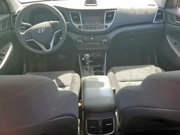 KM8J33A23HU386975 2017 HYUNDAI TUCSON - Image 8