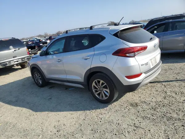 KM8J33A23HU388788 2017 HYUNDAI TUCSON - Image 2