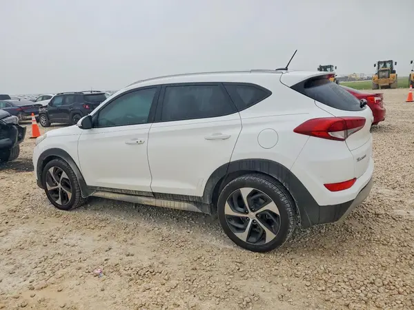 KM8J33A23HU394140 2017 HYUNDAI TUCSON - Image 2