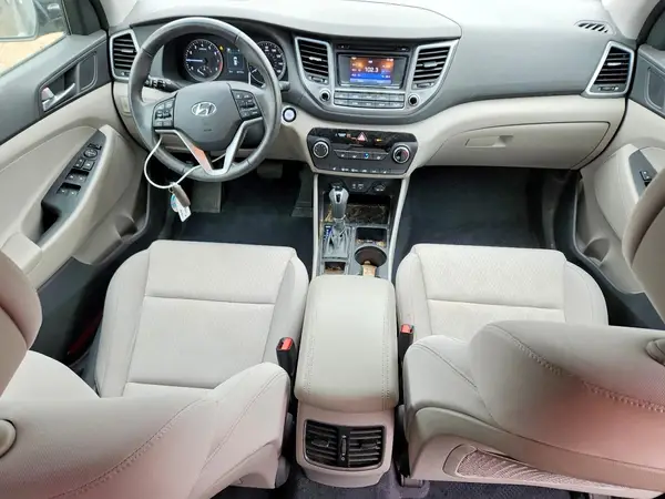 KM8J33A23HU399774 2017 HYUNDAI TUCSON - Image 8