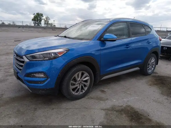 KM8J33A23HU402964 2017 HYUNDAI TUCSON - Image 2