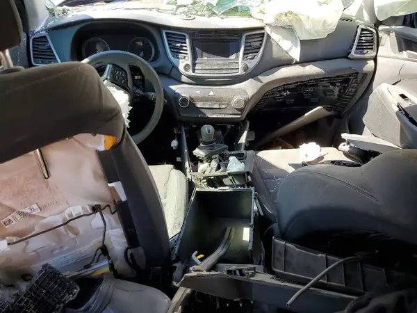 KM8J33A23HU404570 2017 HYUNDAI TUCSON - Image 8