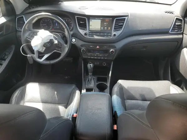 KM8J33A23HU411678 2017 HYUNDAI TUCSON - Image 8