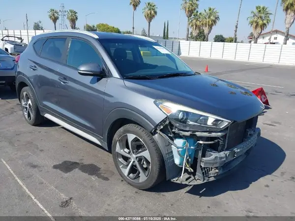 KM8J33A23HU429579 2017 HYUNDAI TUCSON - Image 1