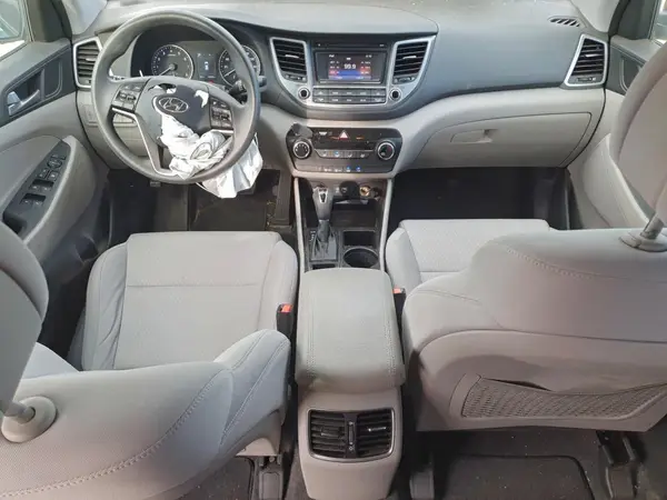 KM8J33A23HU460718 2017 HYUNDAI TUCSON - Image 8
