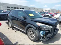 KM8J33A23HU462677 2017 HYUNDAI TUCSON