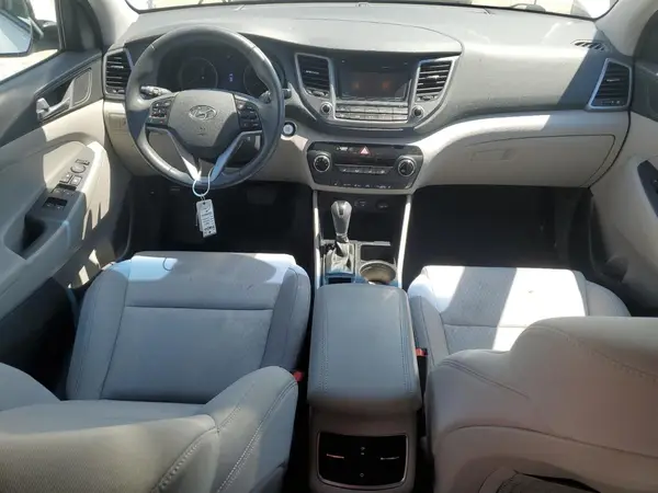 KM8J33A23HU479284 2017 HYUNDAI TUCSON - Image 8