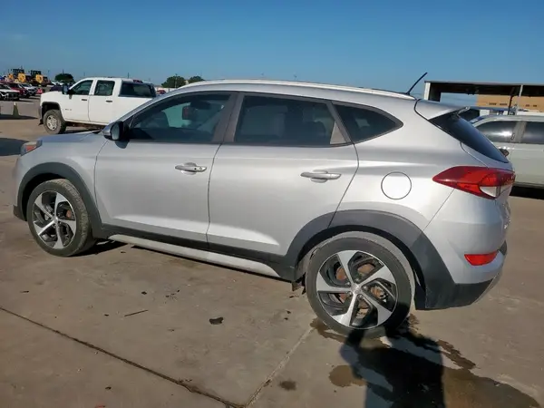 KM8J33A23HU486543 2017 HYUNDAI TUCSON - Image 2