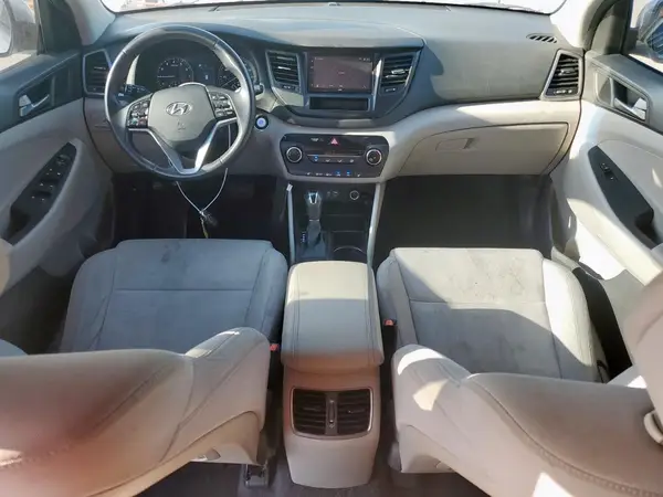 KM8J33A23HU486543 2017 HYUNDAI TUCSON - Image 8