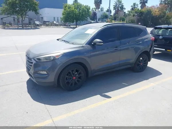 KM8J33A23HU488051 2017 HYUNDAI TUCSON - Image 2