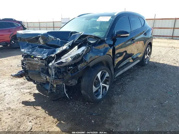 KM8J33A23HU490270 2017 HYUNDAI TUCSON - Image 2