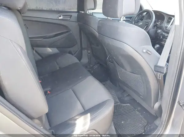 KM8J33A23HU496893 2017 HYUNDAI TUCSON - Image 8