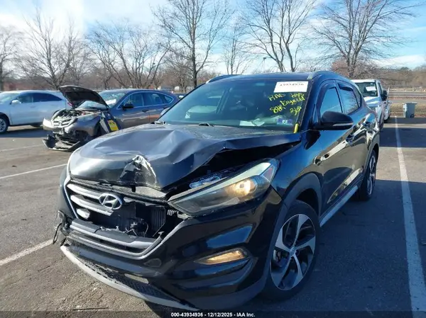 KM8J33A23HU512624 2017 HYUNDAI TUCSON - Image 2
