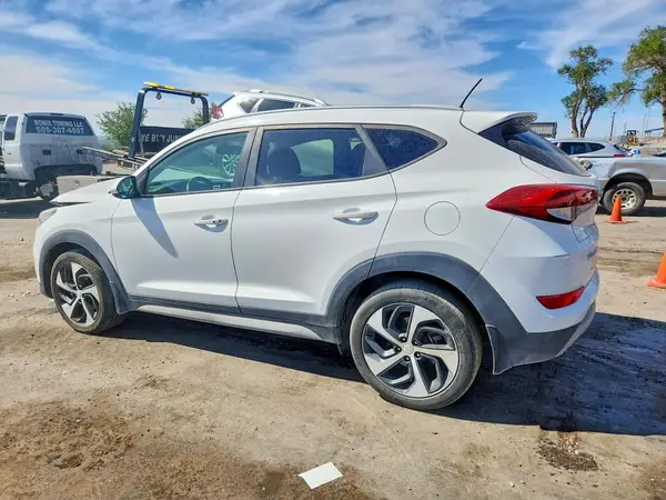 KM8J33A23HU514678 2017 HYUNDAI TUCSON - Image 2
