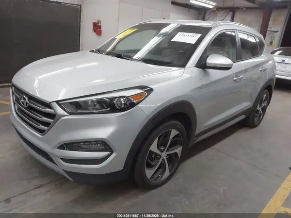 KM8J33A23HU519007 2017 HYUNDAI TUCSON - Image 2