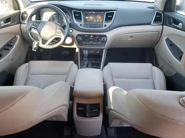 KM8J33A23HU519797 2017 HYUNDAI TUCSON - Image 8