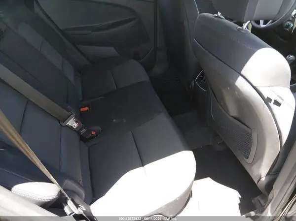 KM8J33A23HU551357 2017 HYUNDAI TUCSON - Image 8