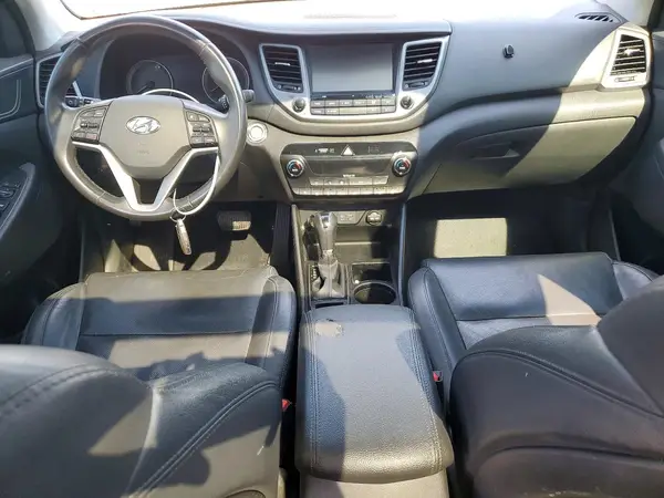 KM8J33A23HU558115 2017 HYUNDAI TUCSON - Image 8