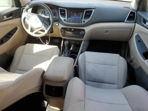 KM8J33A23HU561175 2017 HYUNDAI TUCSON - Image 8
