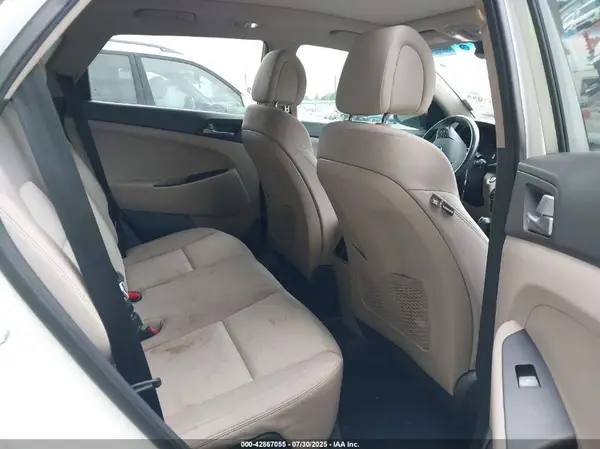 KM8J33A23HU582317 2017 HYUNDAI TUCSON - Image 8