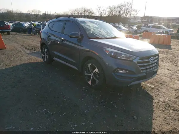 KM8J33A23HU588389 2017 HYUNDAI TUCSON - Image 1