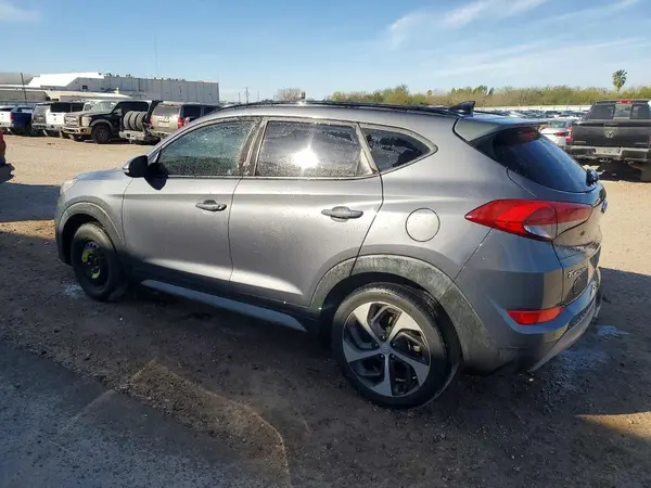 KM8J33A23JU629142 2018 HYUNDAI TUCSON - Image 2