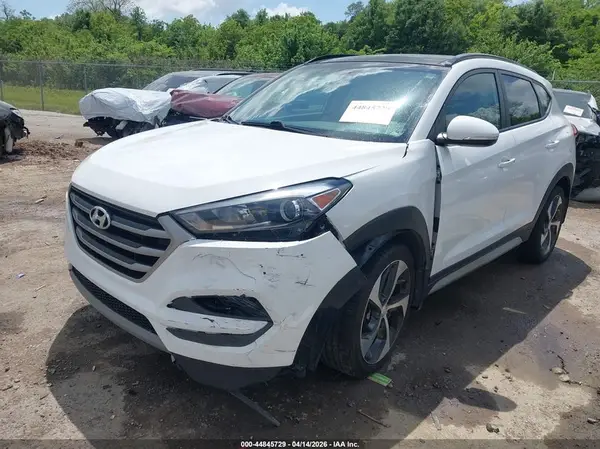 KM8J33A23JU639492 2018 HYUNDAI TUCSON - Image 2