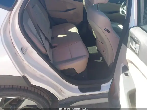 KM8J33A23JU677188 2018 HYUNDAI TUCSON - Image 8