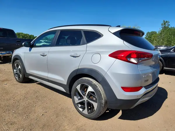 KM8J33A23JU699644 2018 HYUNDAI TUCSON - Image 2
