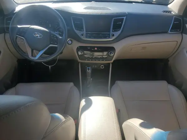 KM8J33A23JU720105 2018 HYUNDAI TUCSON - Image 8